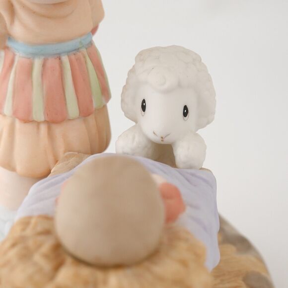 RARE Precious Moments "Come Let Us Adore Him" #101049 Child Jesus 5" - Picture 5 of 16